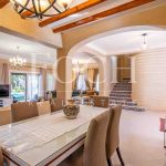Perfect family home: central and spacious